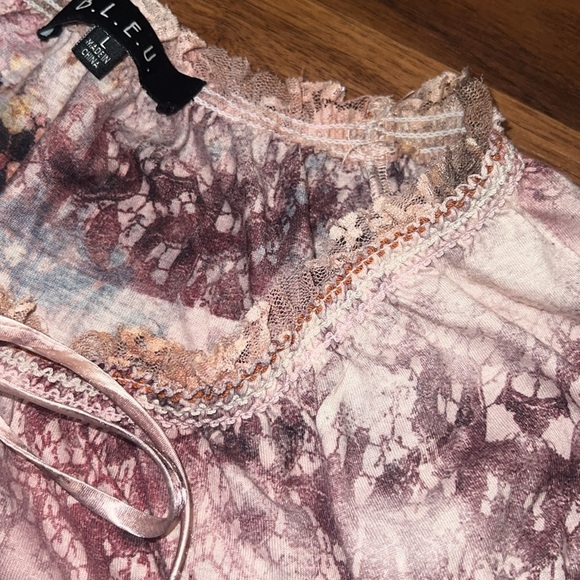 NWOT floral top large - Picture 4 of 5